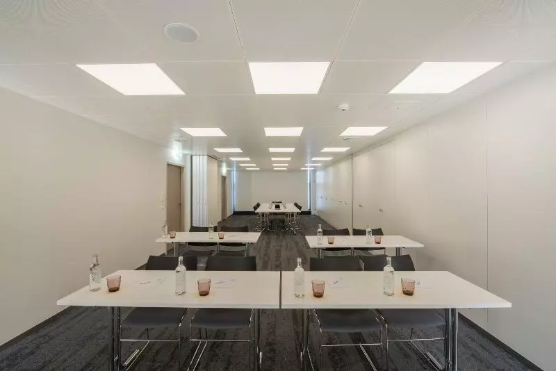 Hotel Illuster Urban & Local