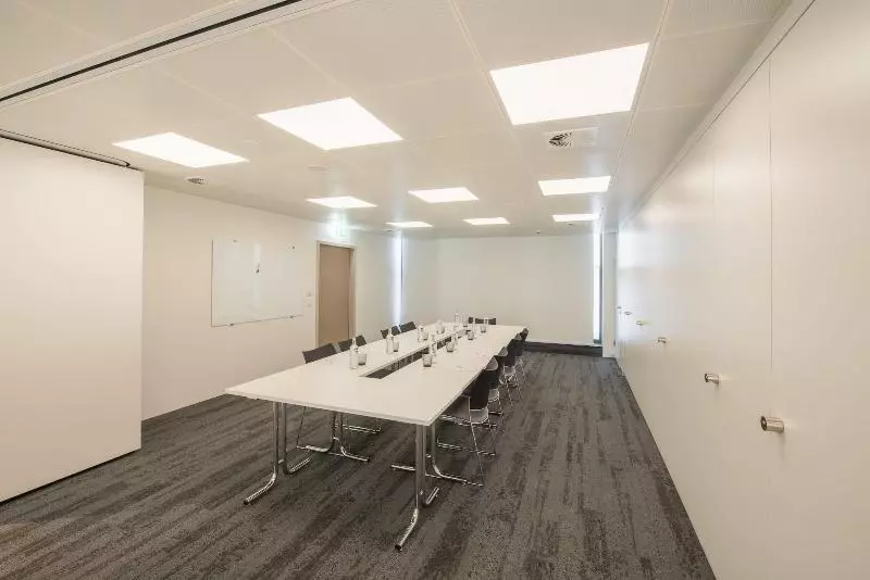 Hotel Illuster Urban & Local