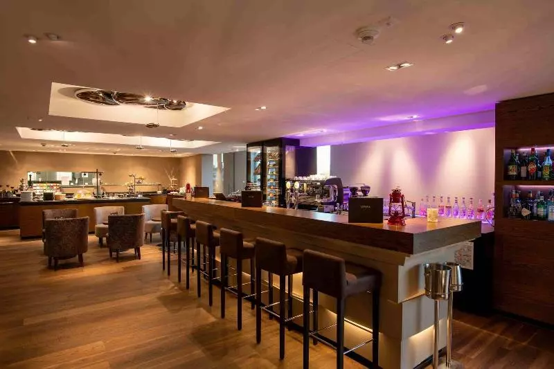 Hotel Illuster Urban & Local