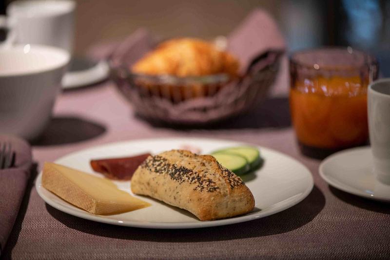 בית מלון כפרי Illuster  Urban & Local