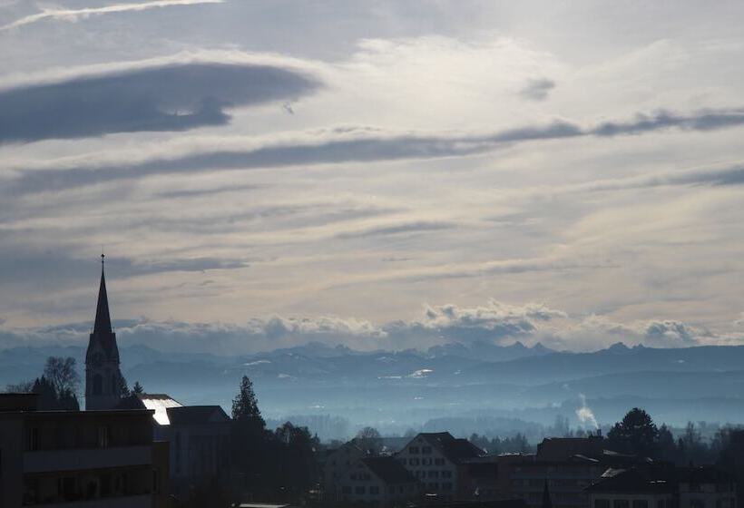 בית מלון כפרי Illuster  Urban & Local