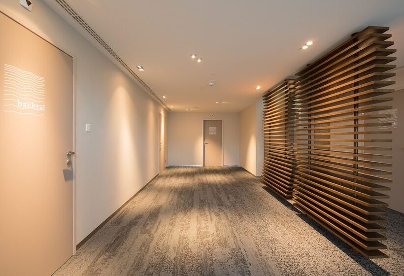 בית מלון כפרי Illuster  Urban & Local