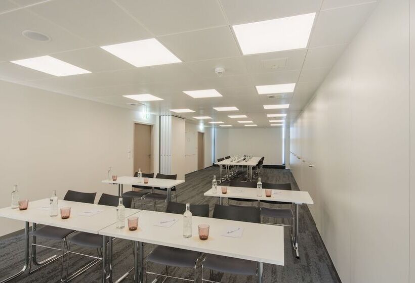 בית מלון כפרי Illuster  Urban & Local