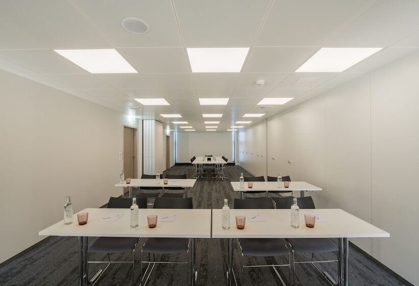 בית מלון כפרי Illuster  Urban & Local