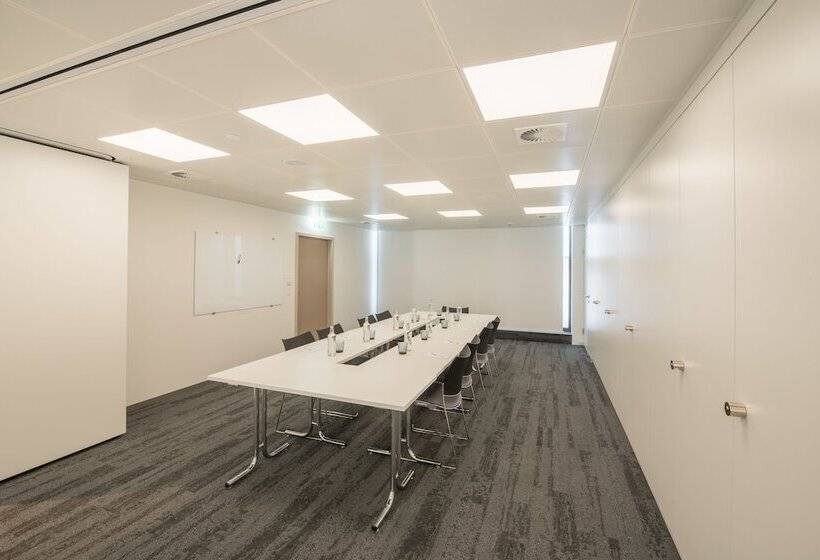 בית מלון כפרי Illuster  Urban & Local