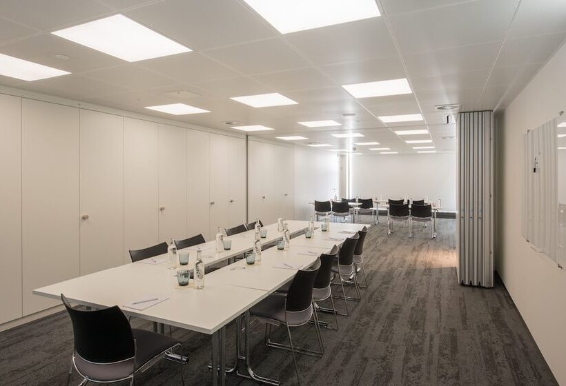 בית מלון כפרי Illuster  Urban & Local