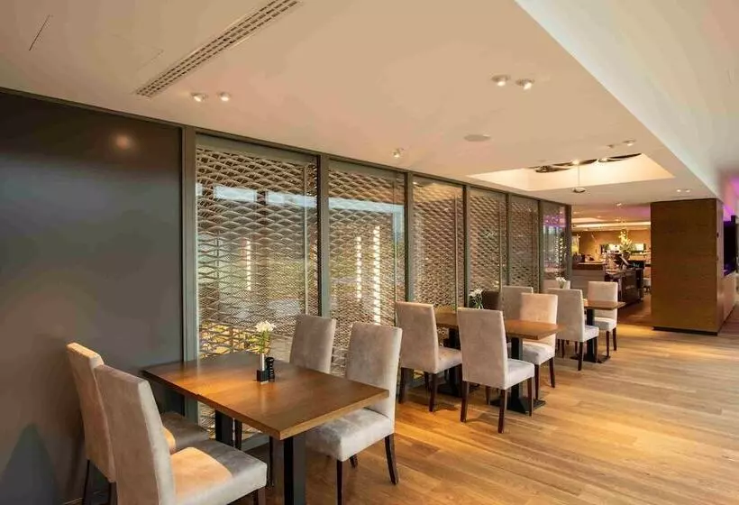 Hotel Illuster Urban & Local