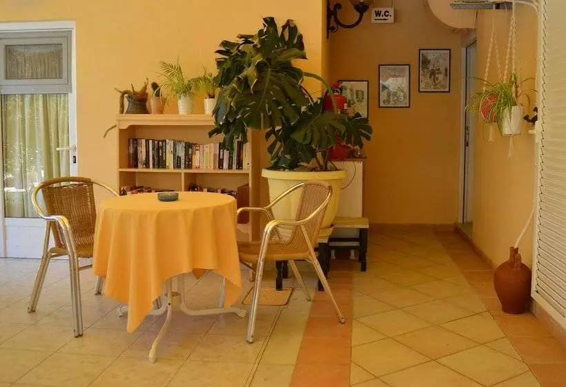 Hotel Konstantina Apartments