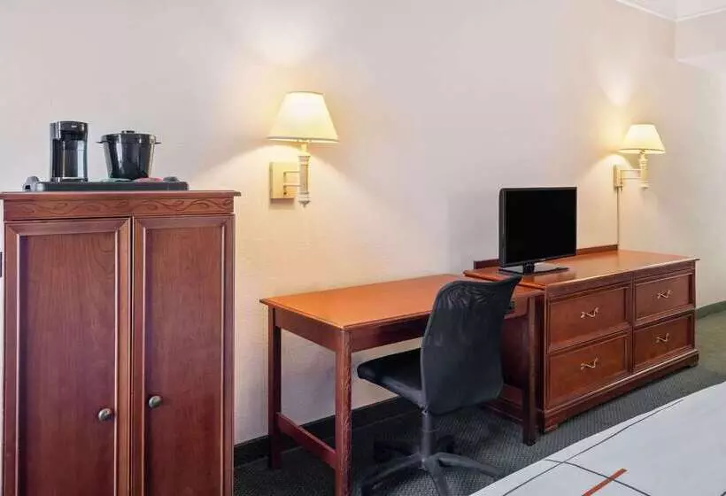 هتل La Quinta Inn And Suites Fort Myers I75