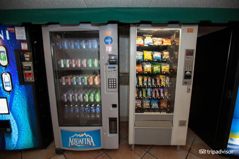 Отель Miami Gardens Inn & Suites