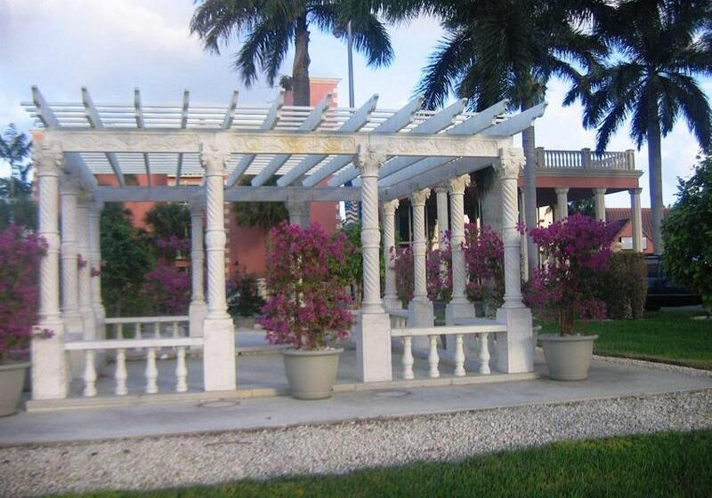 Отель Miami Gardens Inn & Suites