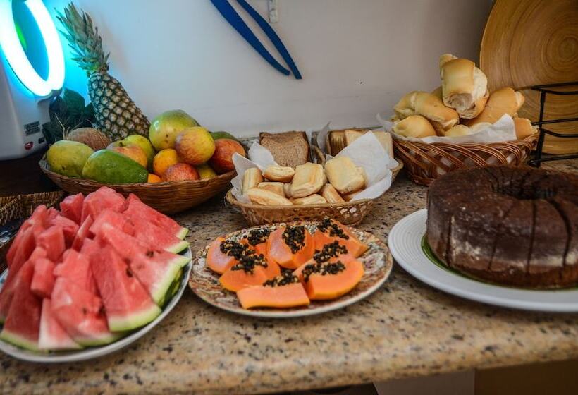 ホテル Iracemar Piscina Aquecida