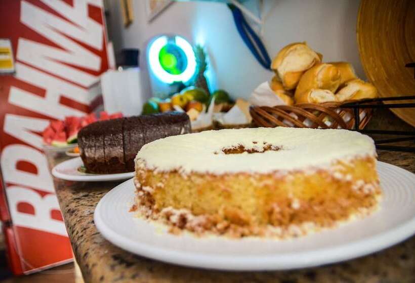 ホテル Iracemar Piscina Aquecida