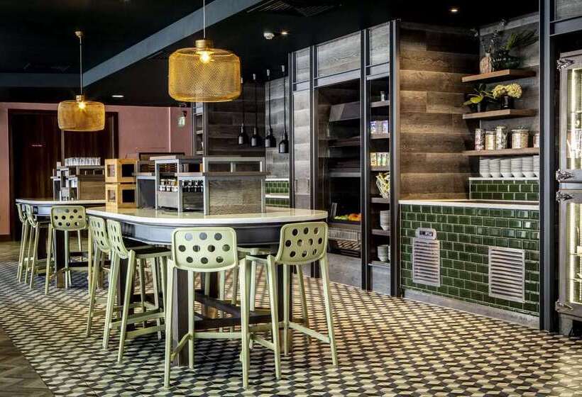 فندق Waterfront Southport