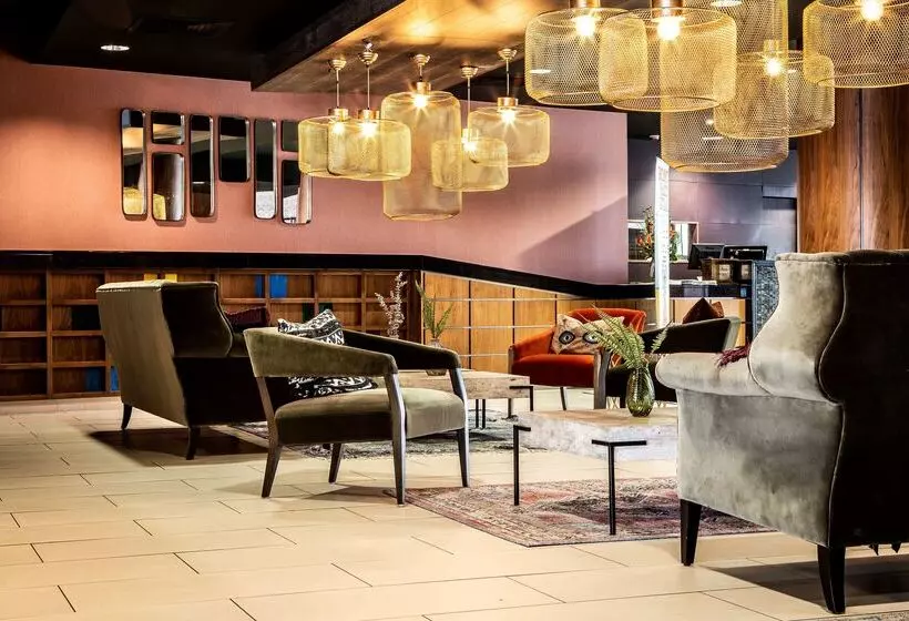 ホテル Waterfront Southport