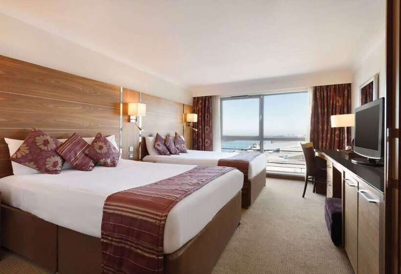 فندق Waterfront Southport