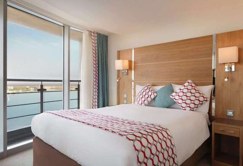 فندق Waterfront Southport