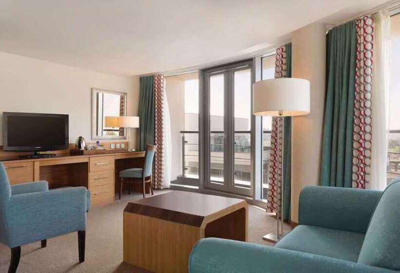 فندق Waterfront Southport