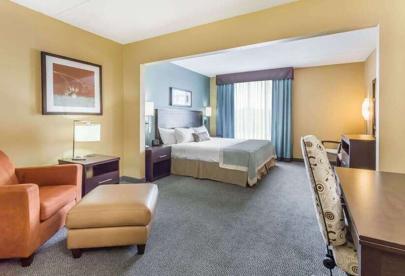 هتل Wingate By Wyndham Regina