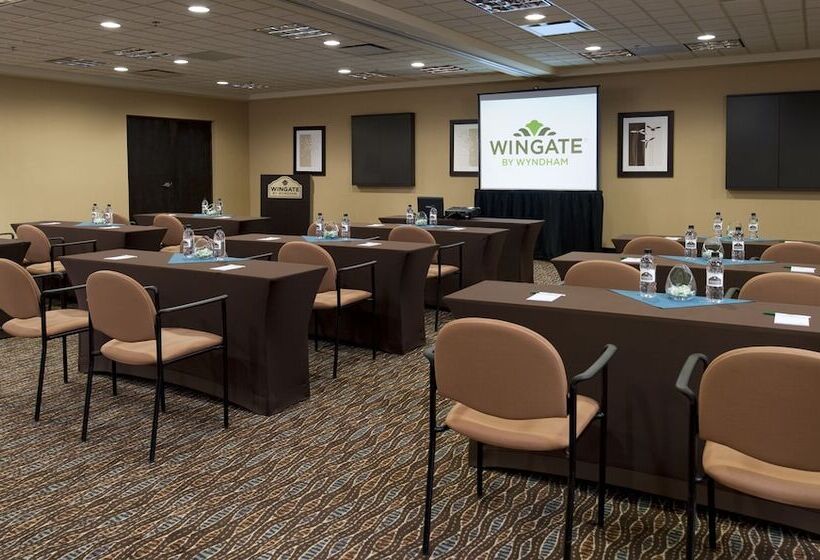 هتل Wingate By Wyndham Regina