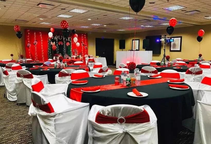 Hotel Wingate By Wyndham Regina