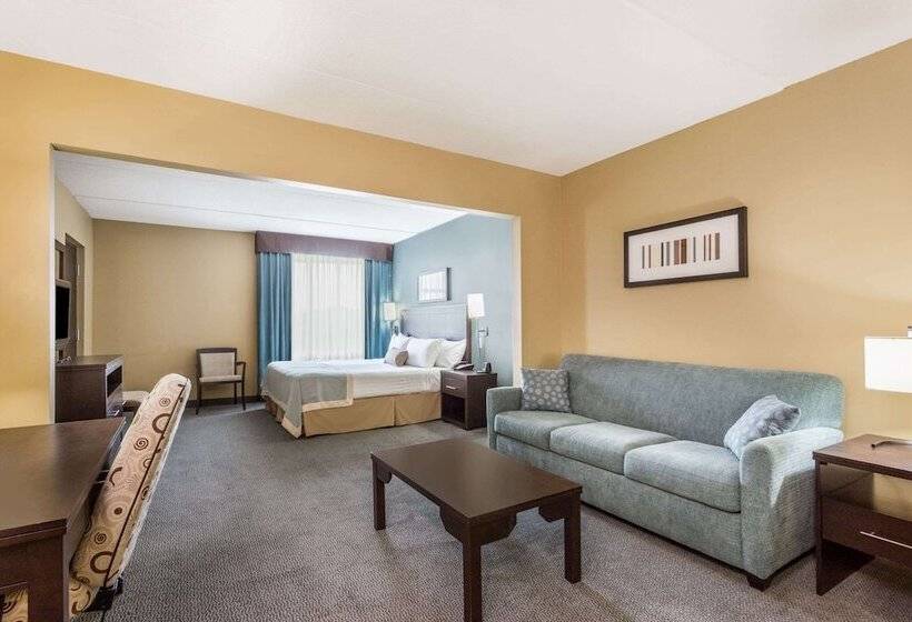 هتل Wingate By Wyndham Regina