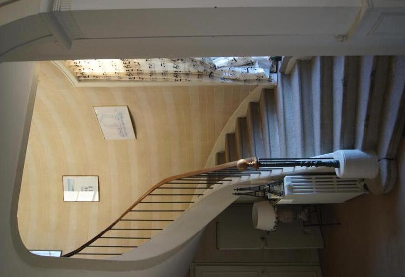 مبيت وإفطار Demeure Les Montys