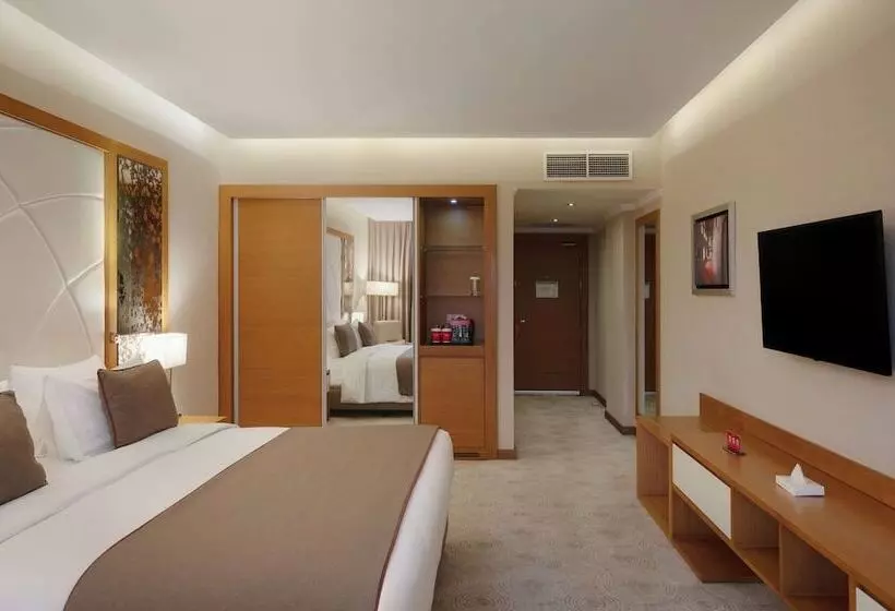 هتل Ramada By Wyndham Erbil Gulan Street