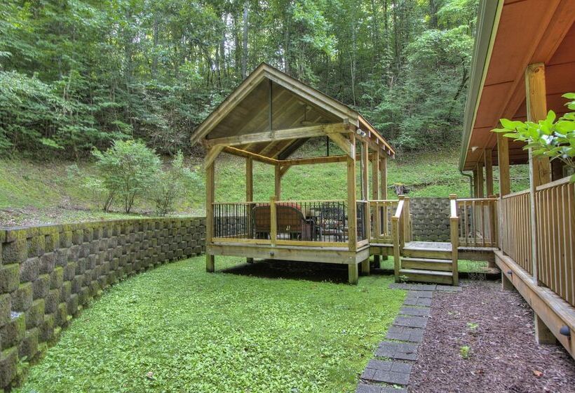 Country Roads By Honeybear Cabins