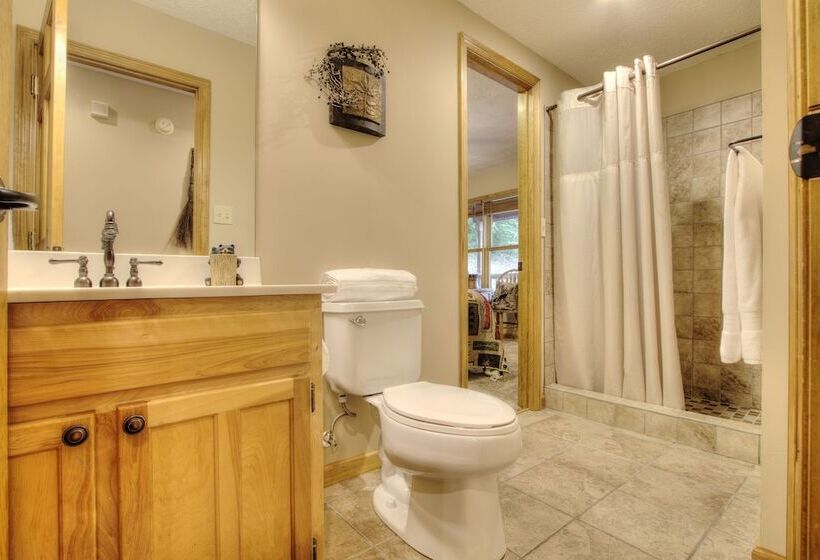 Country Roads By Honeybear Cabins