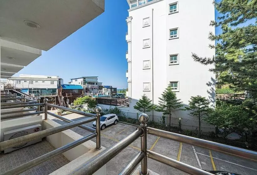 Gangneung Gyeongpodae Gangneung Motel