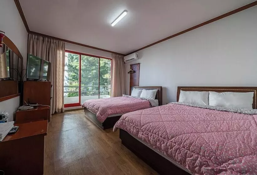 Gangneung Gyeongpodae Gangneung Motel