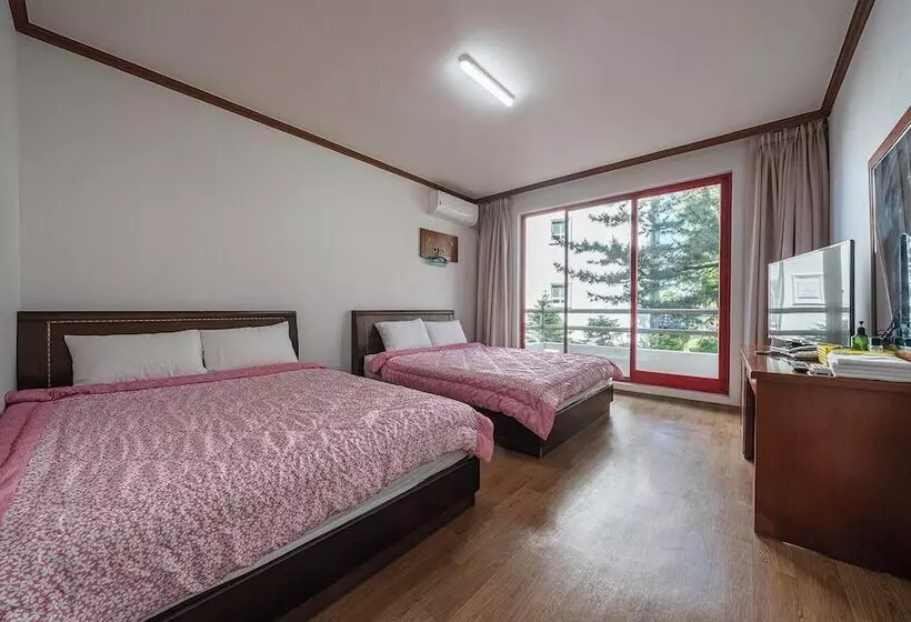 Gangneung Gyeongpodae Gangneung Motel