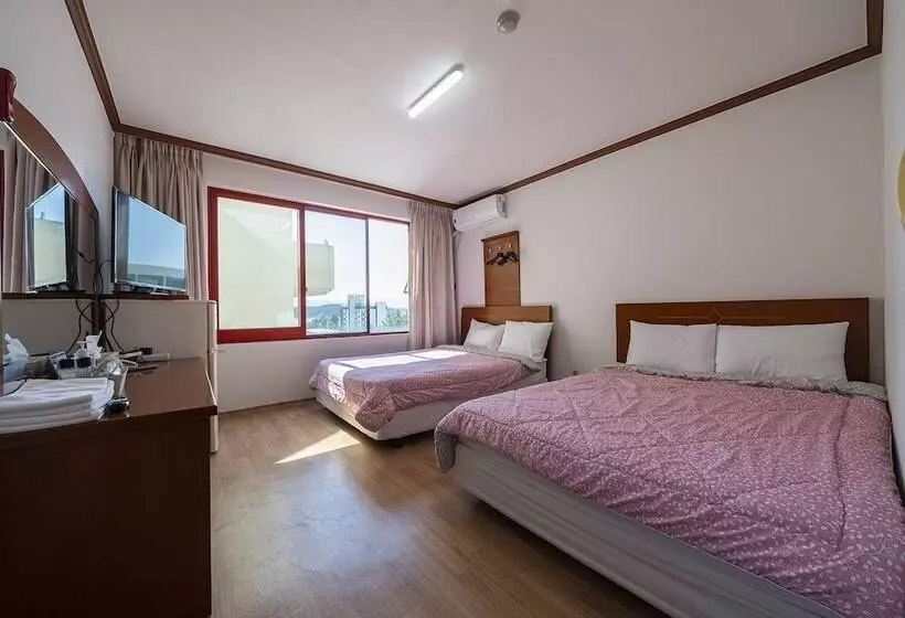 Gangneung Gyeongpodae Gangneung Motel