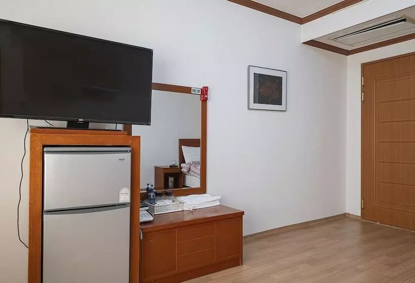 Gangneung Gyeongpodae Gangneung Motel