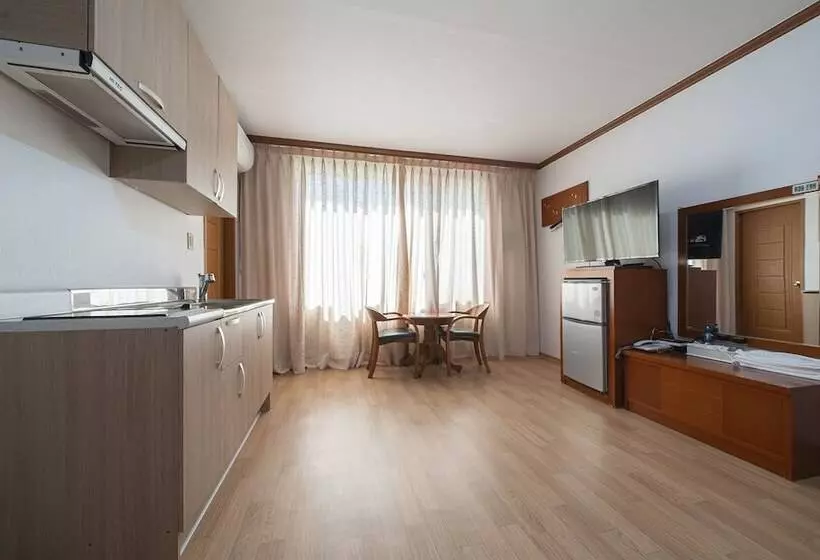 Gangneung Gyeongpodae Gangneung Motel