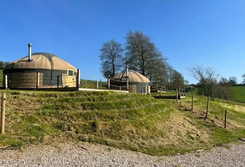 هتل Looe Yurts