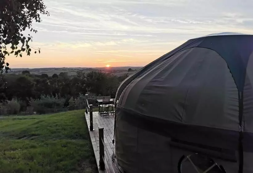 هتل Looe Yurts