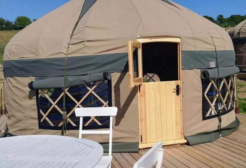 هتل Looe Yurts