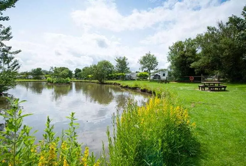 Hotelli Superb Detached Lodge Located On Skipsea Sands