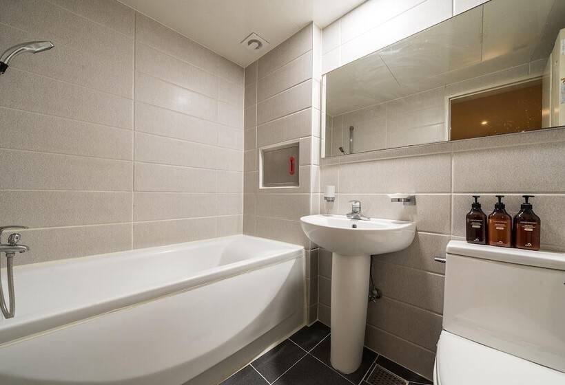 مُتل Busan Deokcheon Coco