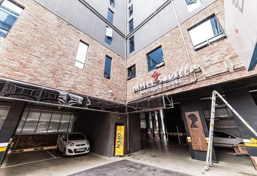 مُتل Pyeongtaek Seville