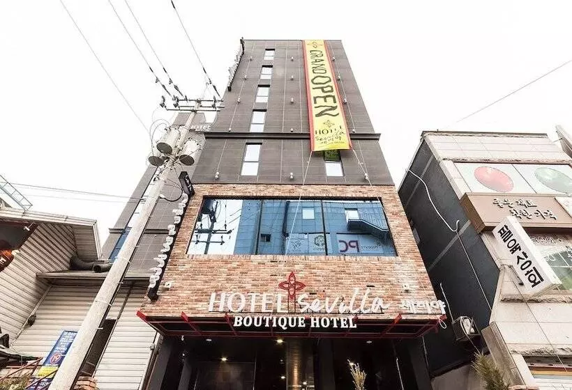 مُتل Pyeongtaek Seville