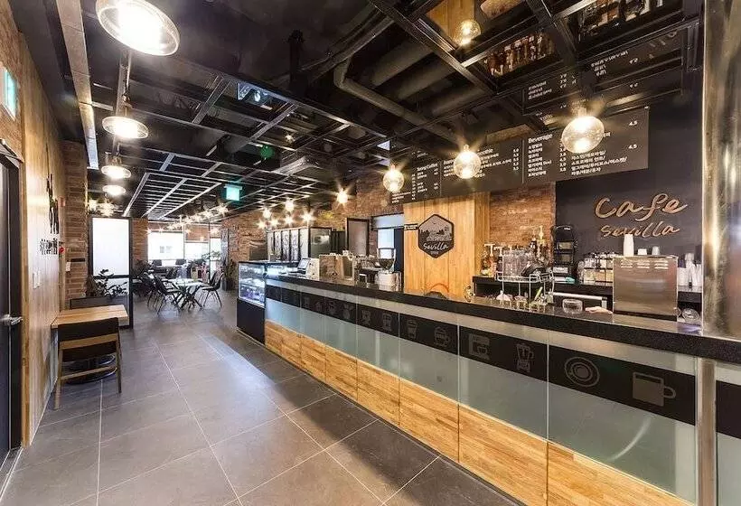 مُتل Pyeongtaek Seville