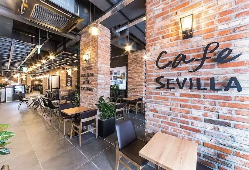مُتل Pyeongtaek Seville