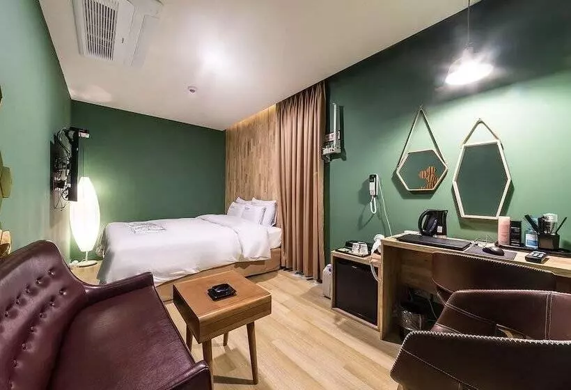 مُتل Pyeongtaek Seville