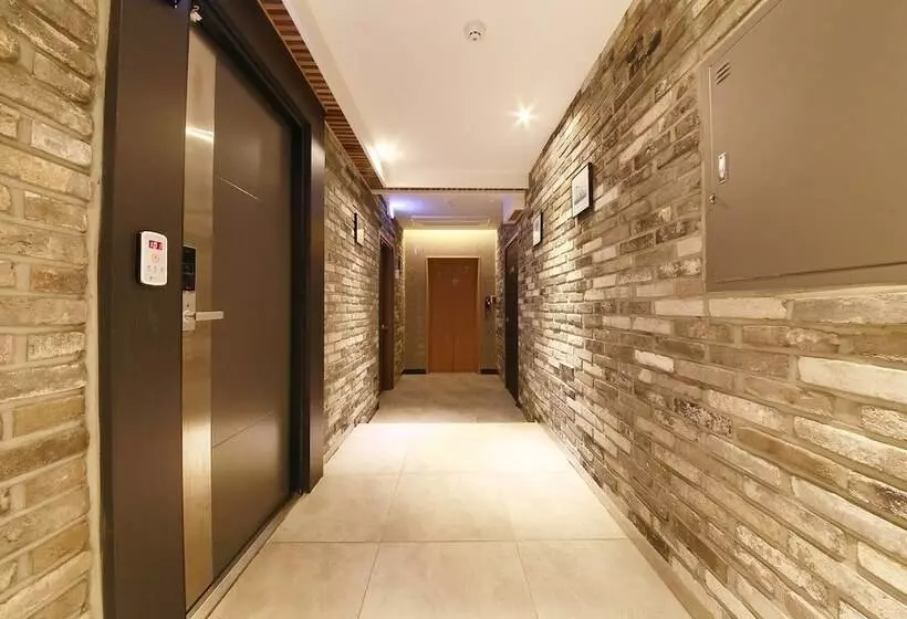 مُتل Suwon City Hall Stn Soseol Smith