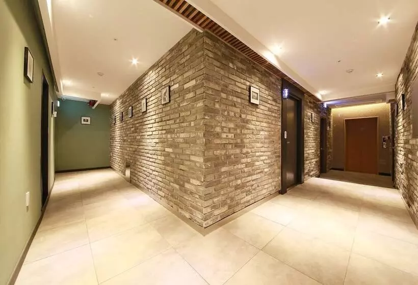 مُتل Suwon City Hall Stn Soseol Smith