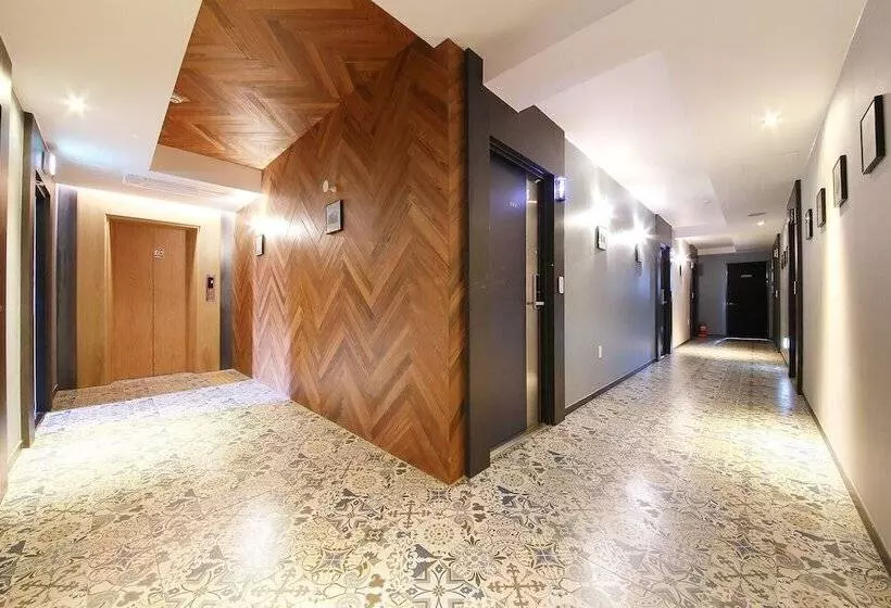 مُتل Suwon City Hall Stn Soseol Smith