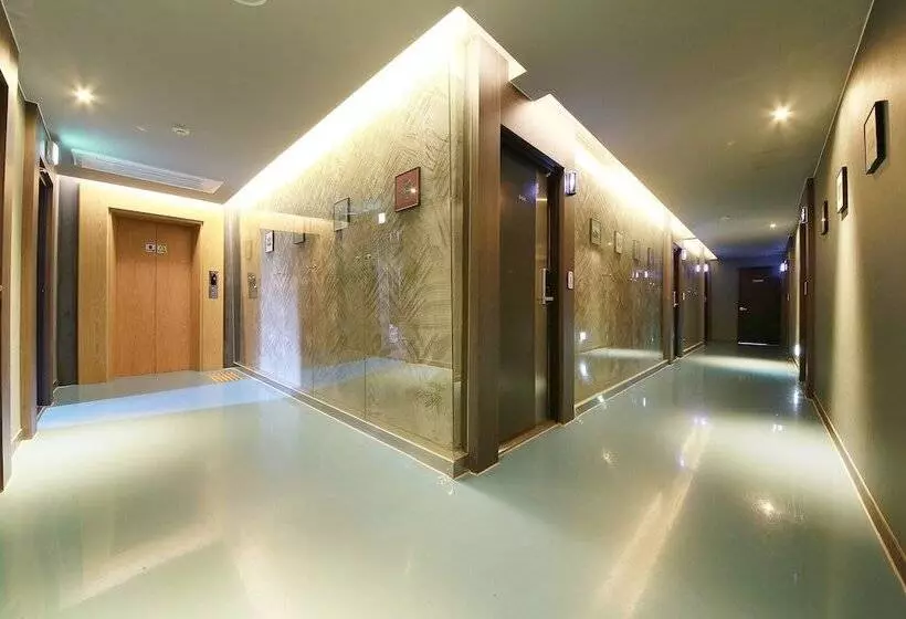 مُتل Suwon City Hall Stn Soseol Smith